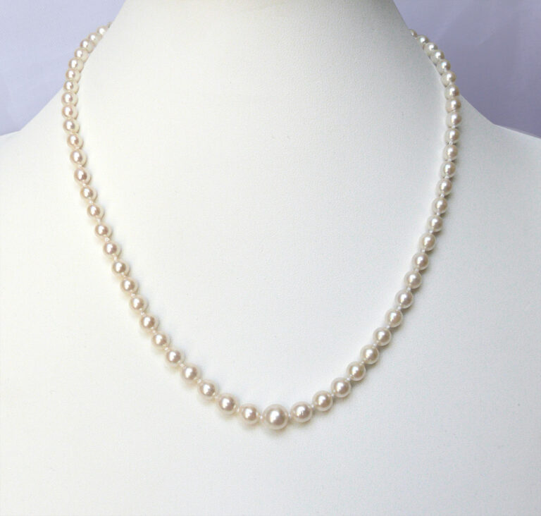 Pearl Knotting